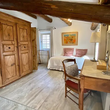 Farm stay Mas De Veroncle, Piscine Et Quietude A Gordes