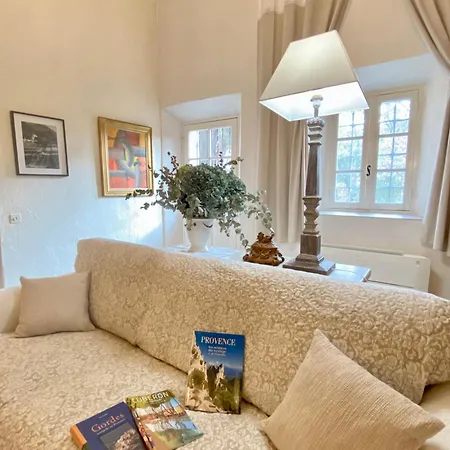 Farm stay Mas De Veroncle, Piscine Et Quietude A *
