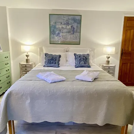 Mas De Veroncle, Piscine Et Quietude A Farm stay Gordes