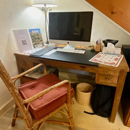 Mas De Veroncle, Piscine Et Quietude A Farm stay
